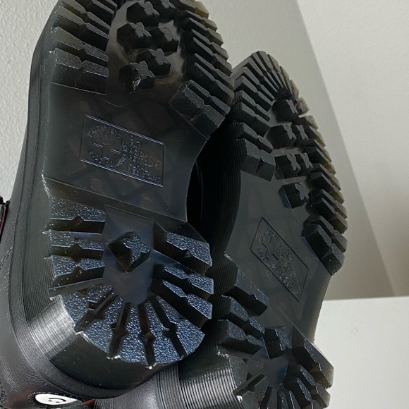Dr. Martens x Lazy Oaf - Picture 3 of 4